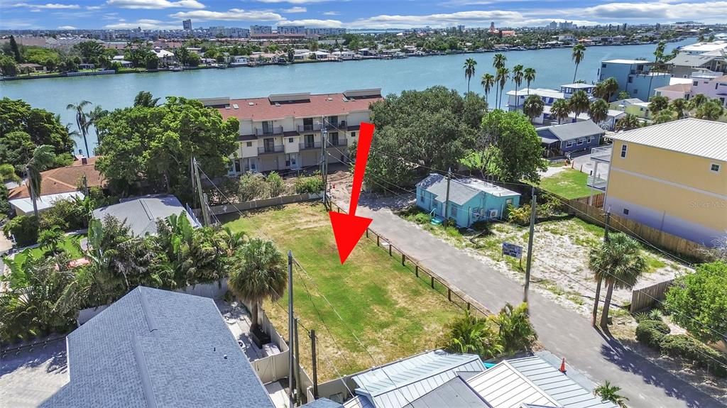 На продажу: $549,000 (0.15 acres)