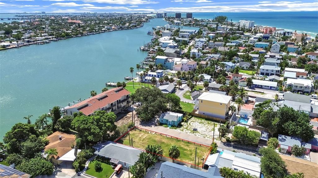 На продажу: $549,000 (0.15 acres)