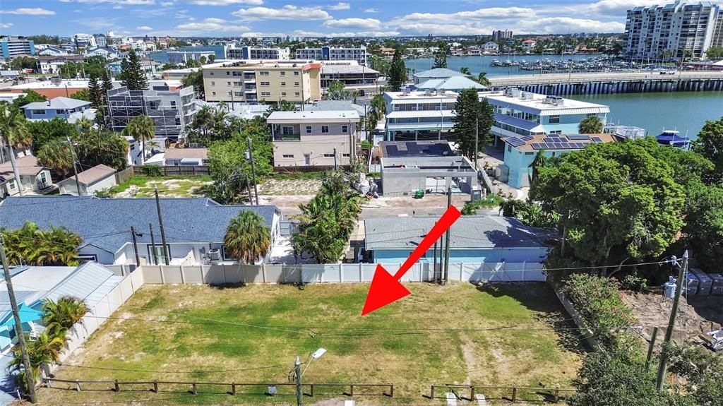 На продажу: $549,000 (0.15 acres)