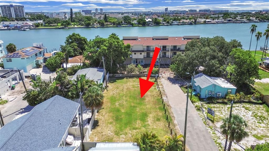 На продажу: $549,000 (0.15 acres)