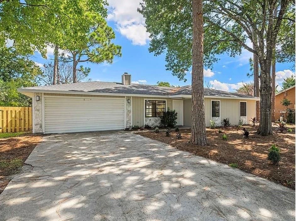 For Sale: $297,550 (3 beds, 2 baths, 1232 Square Feet)