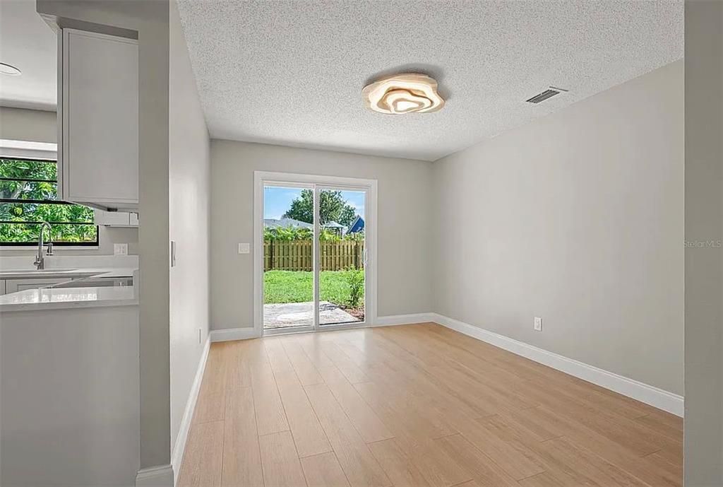 For Sale: $297,550 (3 beds, 2 baths, 1232 Square Feet)