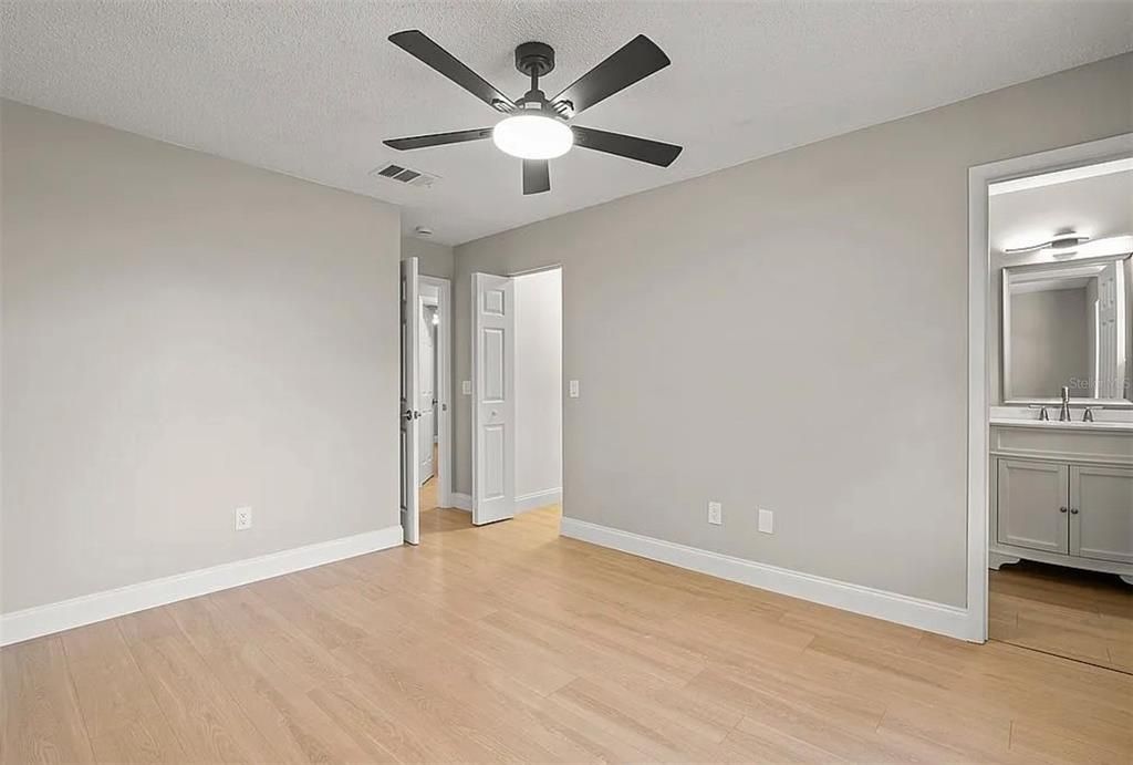For Sale: $297,550 (3 beds, 2 baths, 1232 Square Feet)