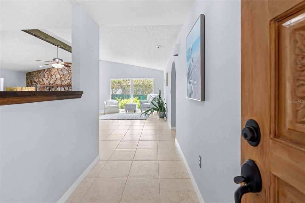 For Sale: $389,900 (3 beds, 3 baths, 1568 Square Feet)
