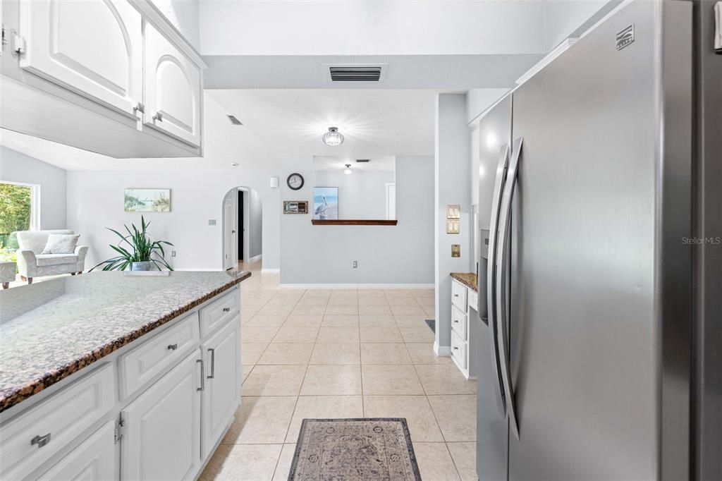 For Sale: $389,900 (3 beds, 3 baths, 1568 Square Feet)