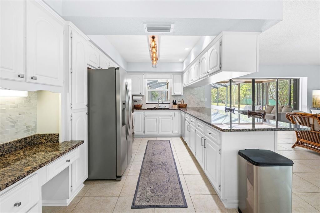 For Sale: $389,900 (3 beds, 3 baths, 1568 Square Feet)