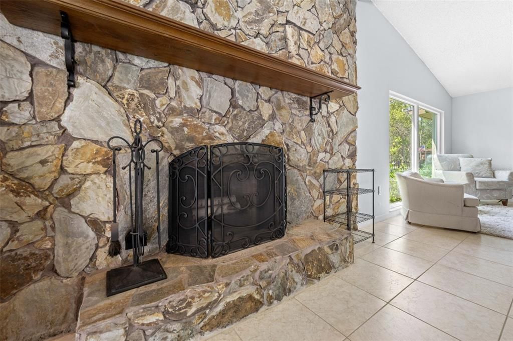 For Sale: $389,900 (3 beds, 3 baths, 1568 Square Feet)