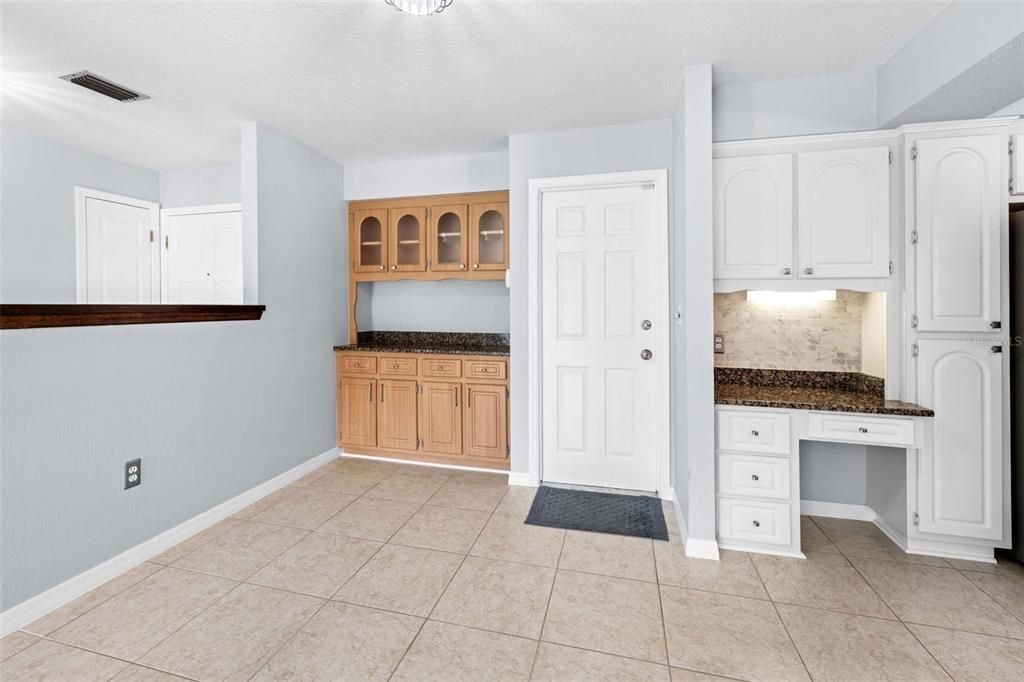 For Sale: $389,900 (3 beds, 3 baths, 1568 Square Feet)