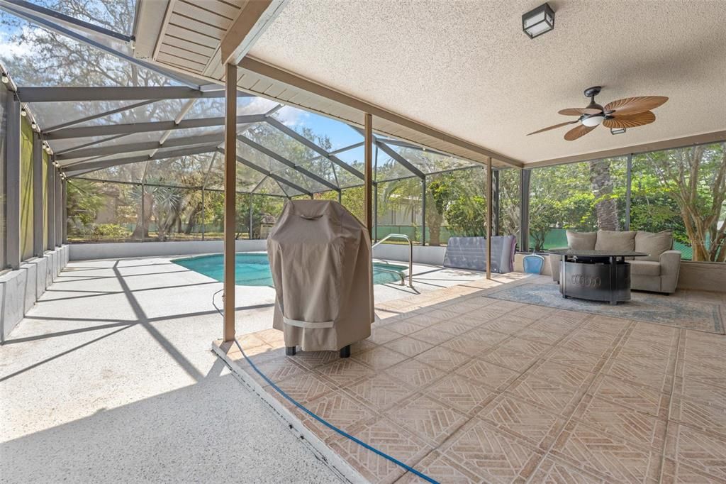 For Sale: $389,900 (3 beds, 3 baths, 1568 Square Feet)