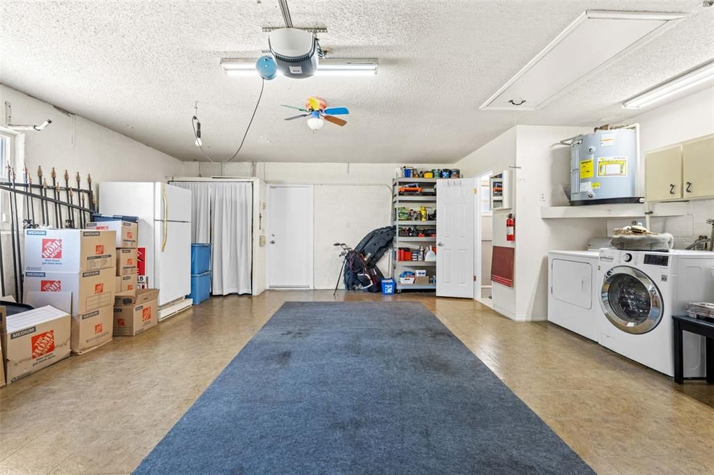 For Sale: $389,900 (3 beds, 3 baths, 1568 Square Feet)