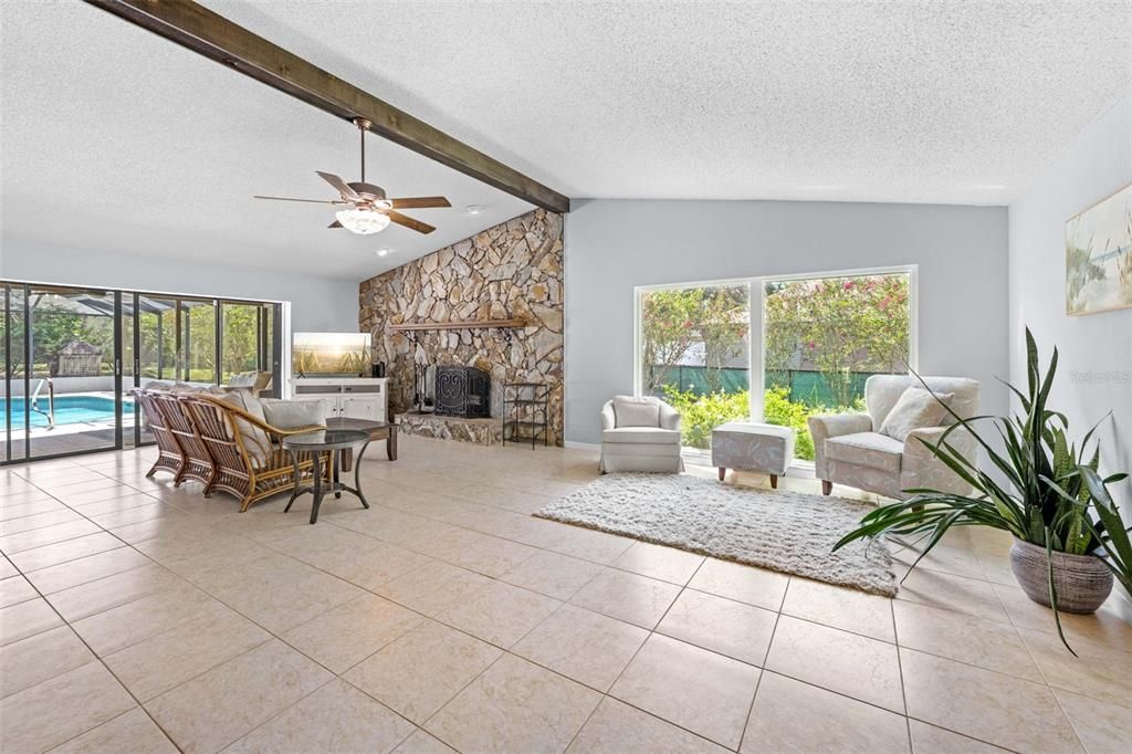 For Sale: $389,900 (3 beds, 3 baths, 1568 Square Feet)