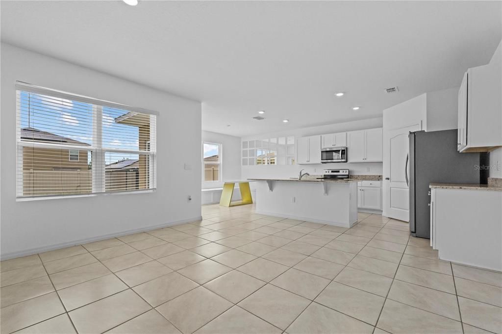En Venta: $365,000 (3 camas, 2 baños, 2048 Pies cuadrados)