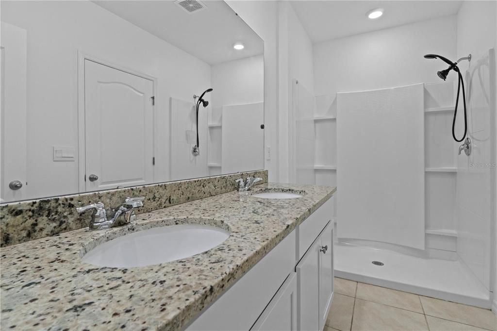 En Venta: $365,000 (3 camas, 2 baños, 2048 Pies cuadrados)