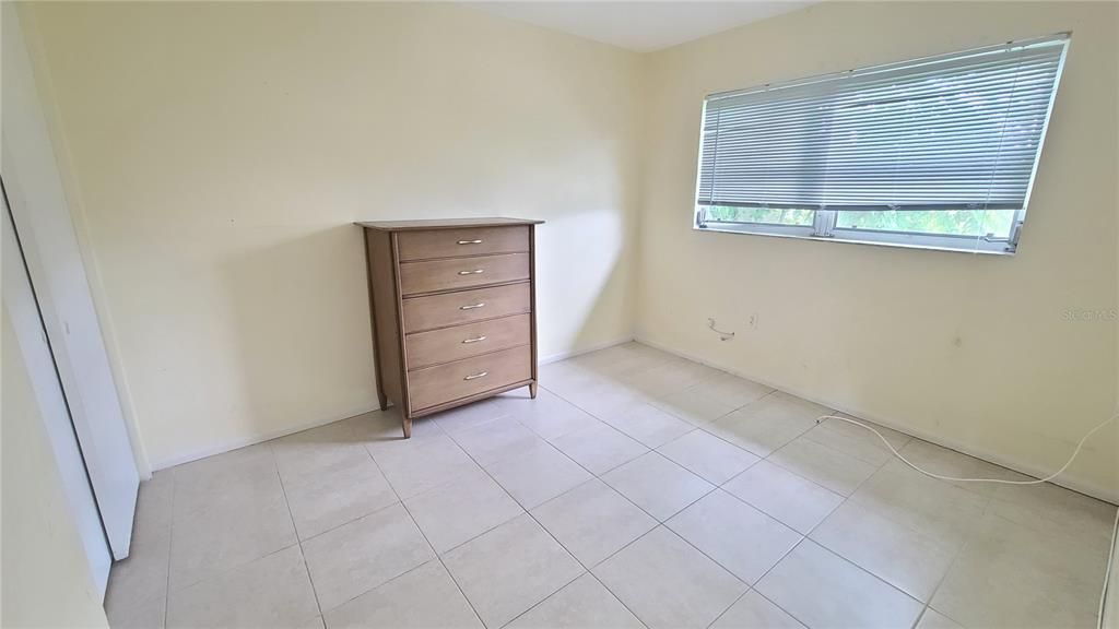 For Rent: $1,350 (2 beds, 1 baths, 1484 Square Feet)
