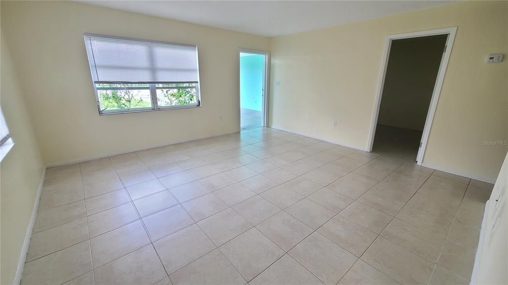 For Rent: $1,350 (2 beds, 1 baths, 1484 Square Feet)