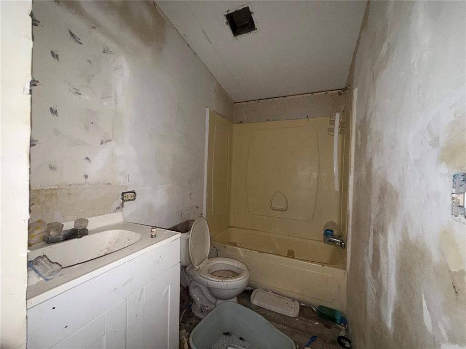 На продажу: $110,000 (3 спален, 2 ванн, 1620 Квадратных фут)