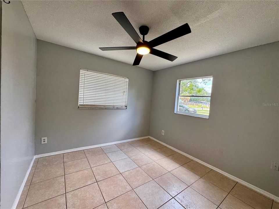 For Rent: $2,100 (3 beds, 1 baths, 1007 Square Feet)