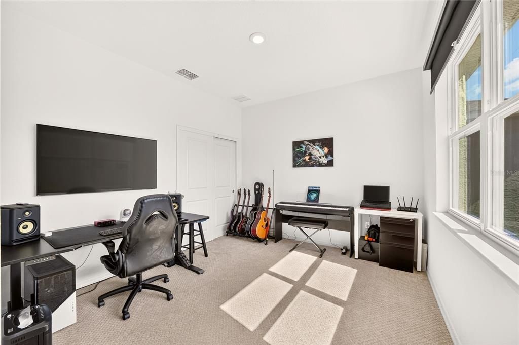 For Sale: $499,900 (5 beds, 3 baths, 3444 Square Feet)