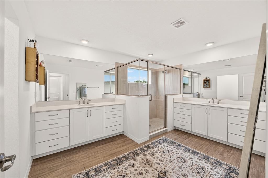 For Sale: $499,900 (5 beds, 3 baths, 3444 Square Feet)