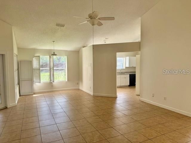 For Rent: $2,350 (3 beds, 2 baths, 1316 Square Feet)