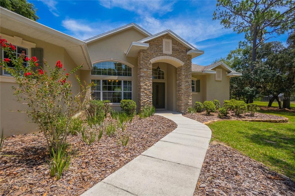 For Sale: $575,000 (3 beds, 3 baths, 2404 Square Feet)