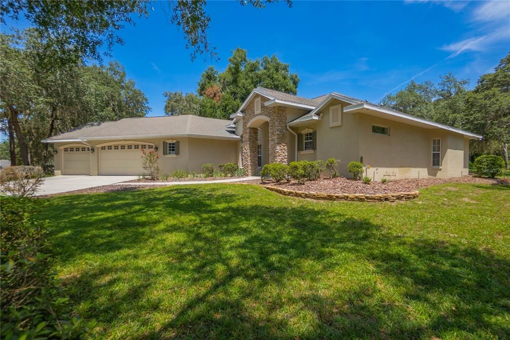 For Sale: $575,000 (3 beds, 3 baths, 2404 Square Feet)