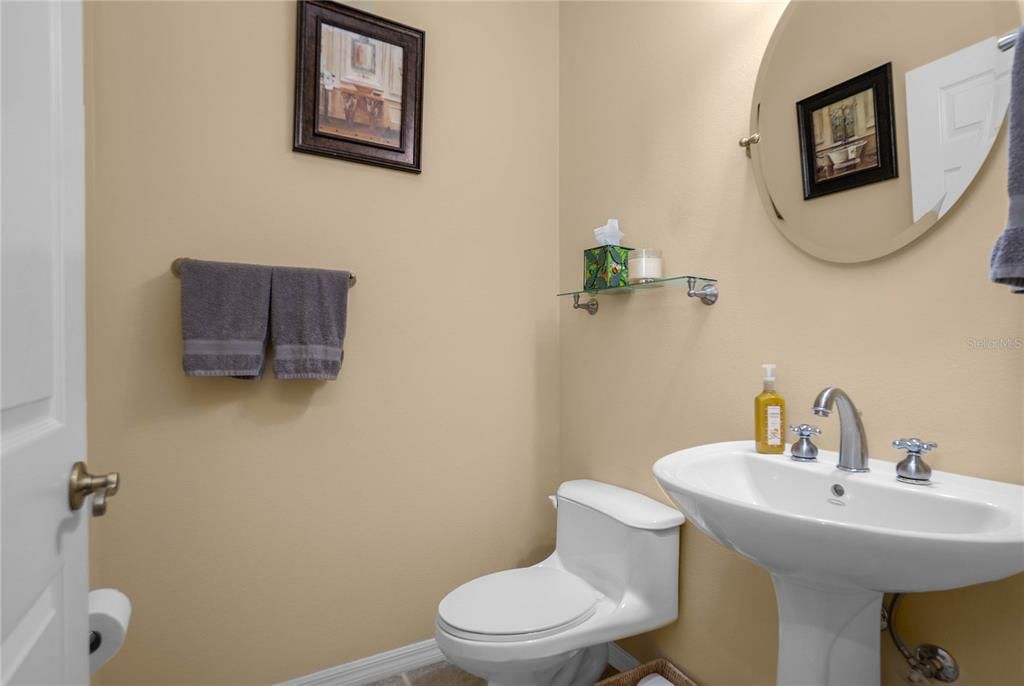 For Sale: $575,000 (3 beds, 3 baths, 2404 Square Feet)