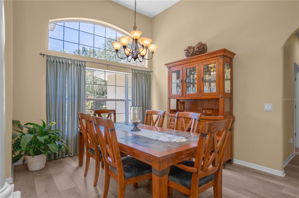 For Sale: $575,000 (3 beds, 3 baths, 2404 Square Feet)