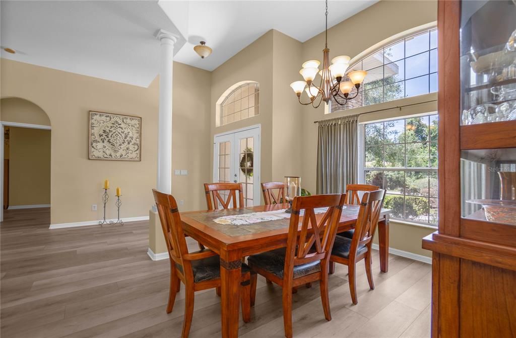 For Sale: $575,000 (3 beds, 3 baths, 2404 Square Feet)