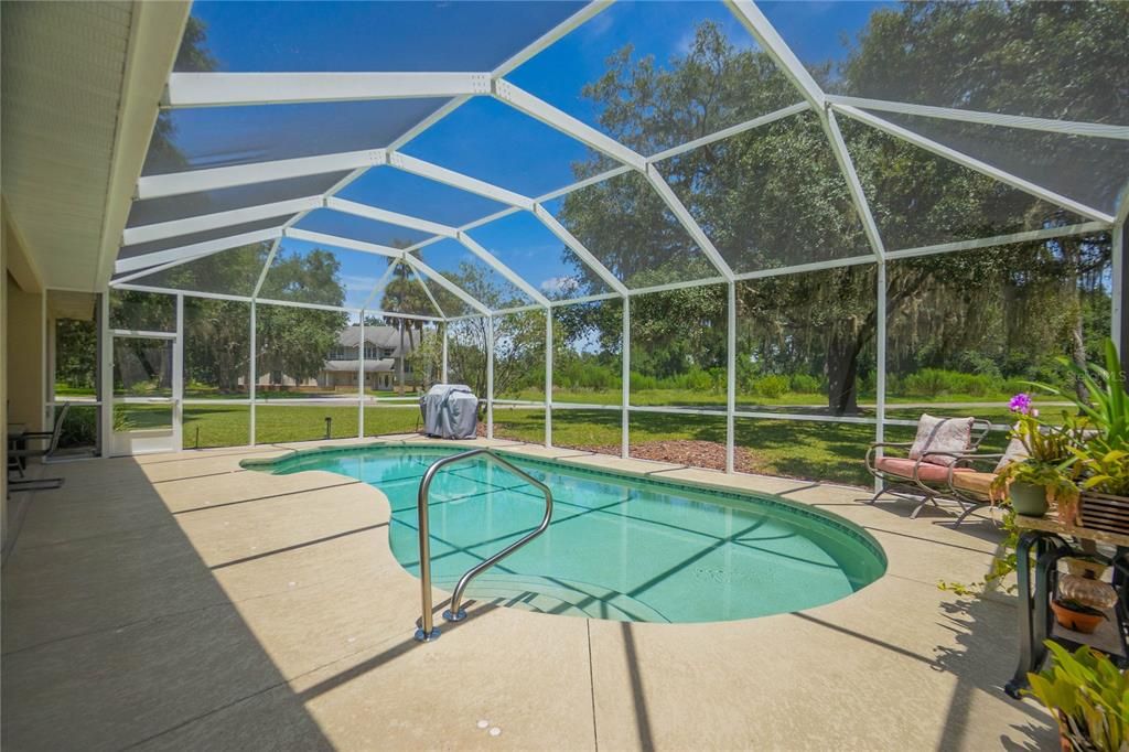 For Sale: $575,000 (3 beds, 3 baths, 2404 Square Feet)
