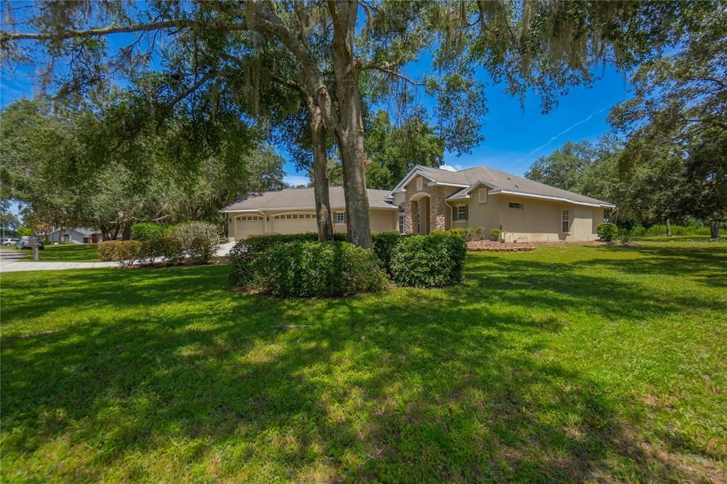 For Sale: $575,000 (3 beds, 3 baths, 2404 Square Feet)