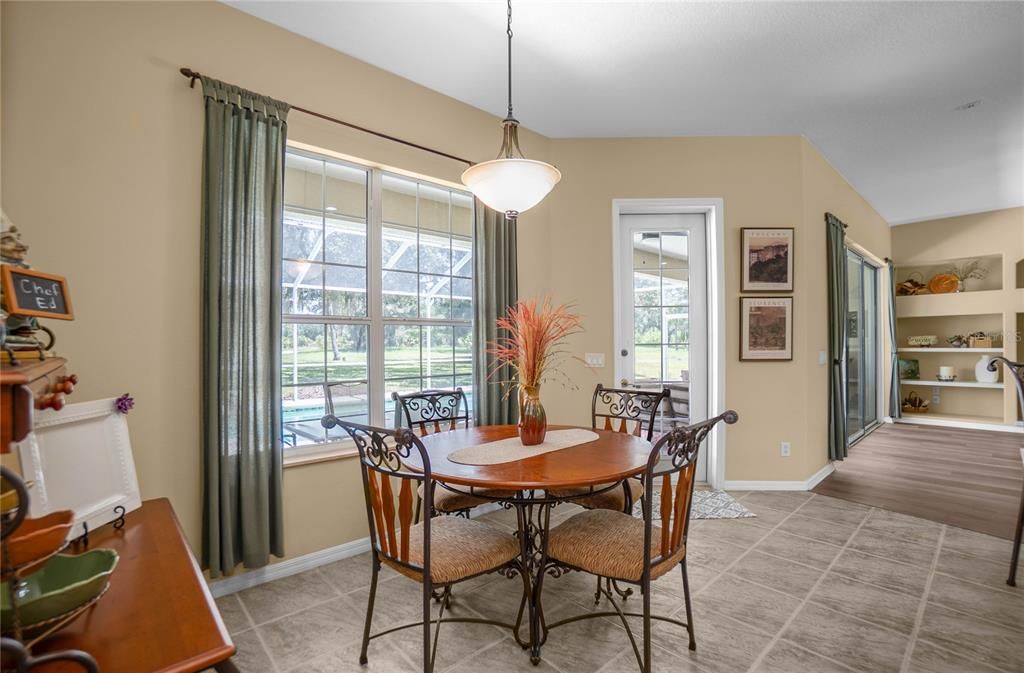 For Sale: $575,000 (3 beds, 3 baths, 2404 Square Feet)