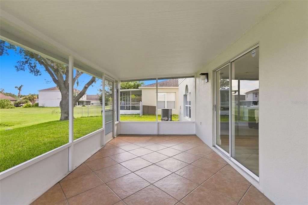 En Venta: $475,000 (5 camas, 2 baños, 2135 Pies cuadrados)