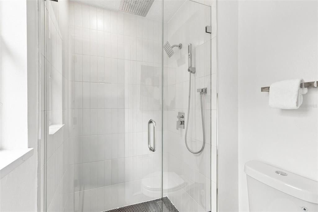 En Venta: $475,000 (5 camas, 2 baños, 2135 Pies cuadrados)