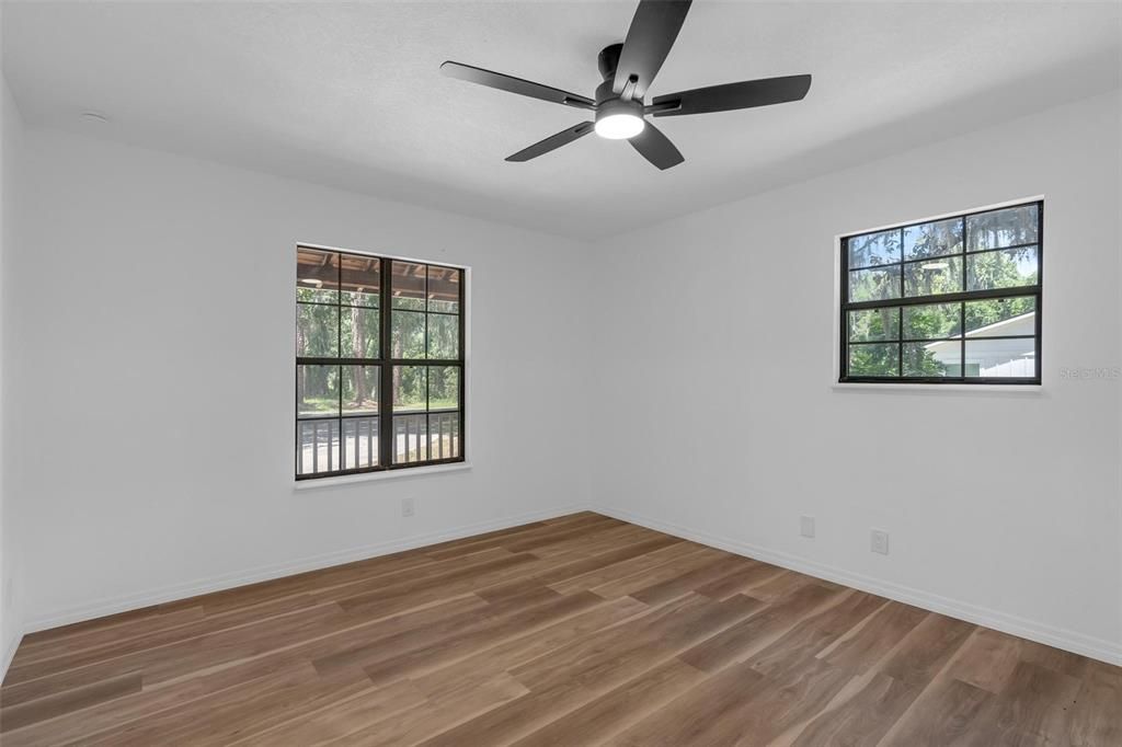 En Venta: $490,000 (4 camas, 2 baños, 1904 Pies cuadrados)