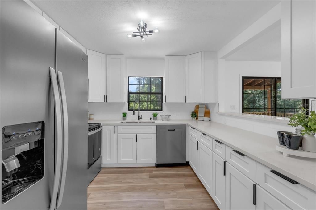 En Venta: $490,000 (4 camas, 2 baños, 1904 Pies cuadrados)