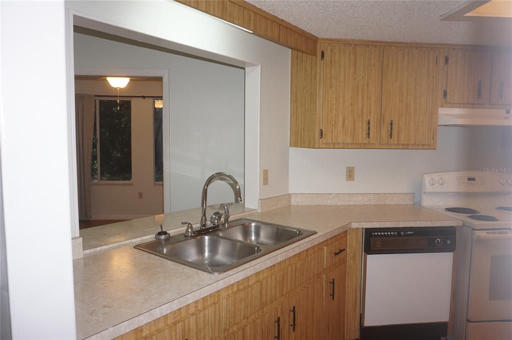For Sale: $174,777 (2 beds, 2 baths, 1224 Square Feet)