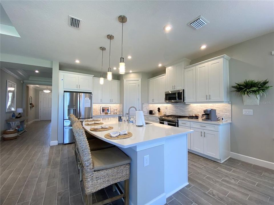 For Rent: $3,200 (3 beds, 3 baths, 2100 Square Feet)