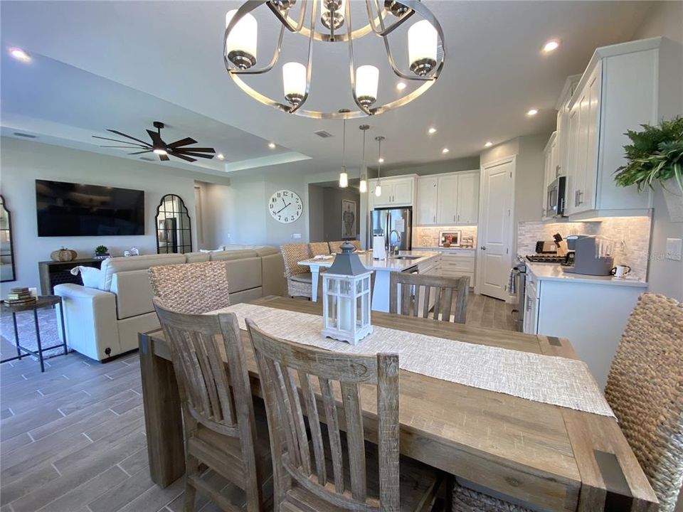For Rent: $3,200 (3 beds, 3 baths, 2100 Square Feet)