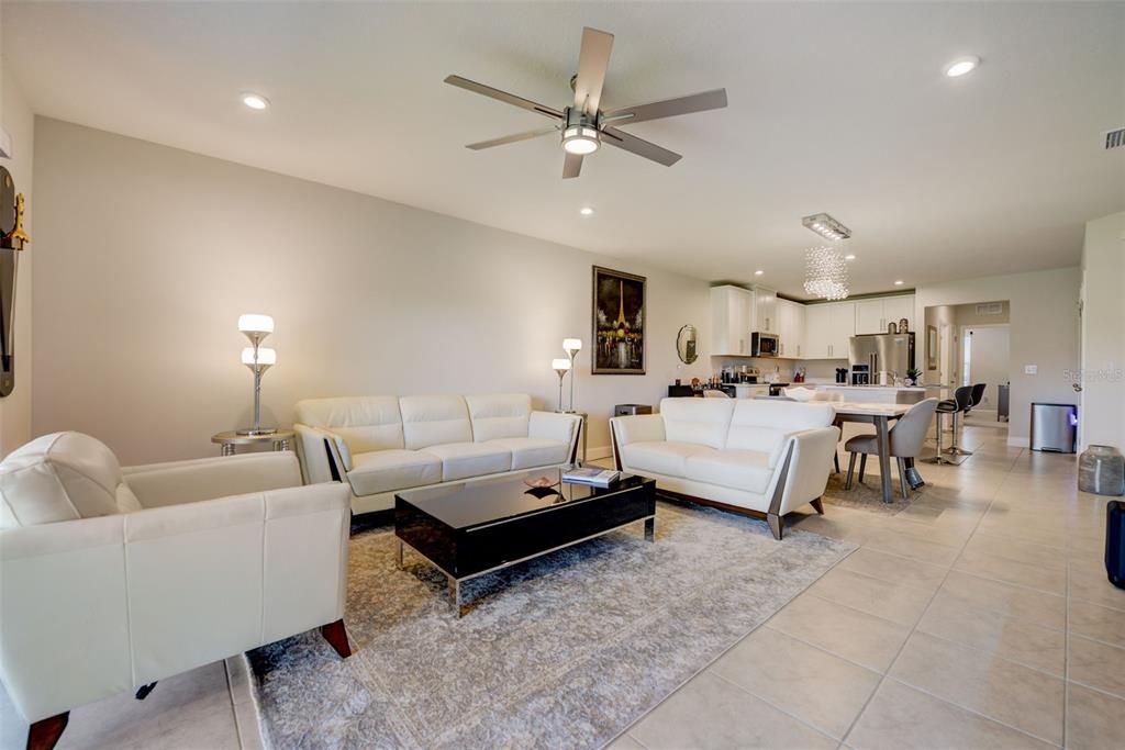 For Rent: $1,950 (3 beds, 2 baths, 1532 Square Feet)