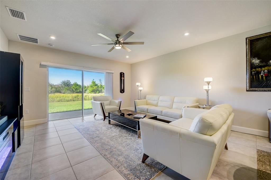 For Rent: $1,950 (3 beds, 2 baths, 1532 Square Feet)