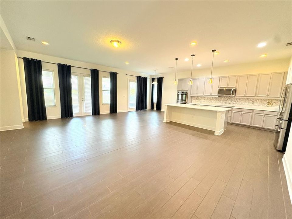 For Rent: $2,950 (3 beds, 3 baths, 2507 Square Feet)