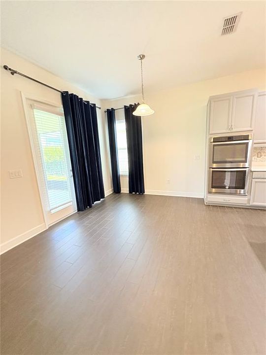 For Rent: $2,950 (3 beds, 3 baths, 2507 Square Feet)