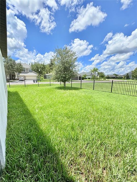 For Rent: $2,950 (3 beds, 3 baths, 2507 Square Feet)