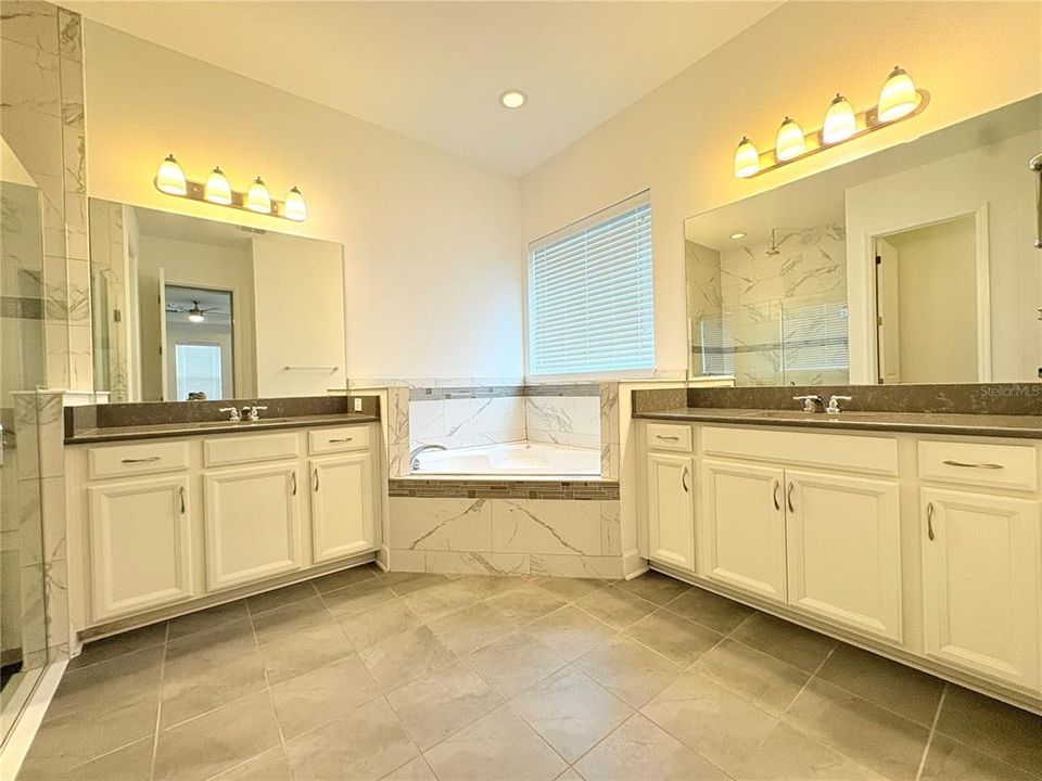 For Rent: $2,950 (3 beds, 3 baths, 2507 Square Feet)