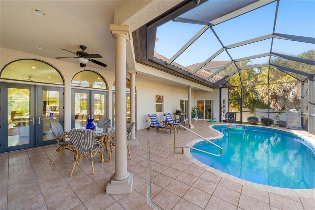 For Sale: $2,250,000 (3 beds, 2 baths, 2539 Square Feet)