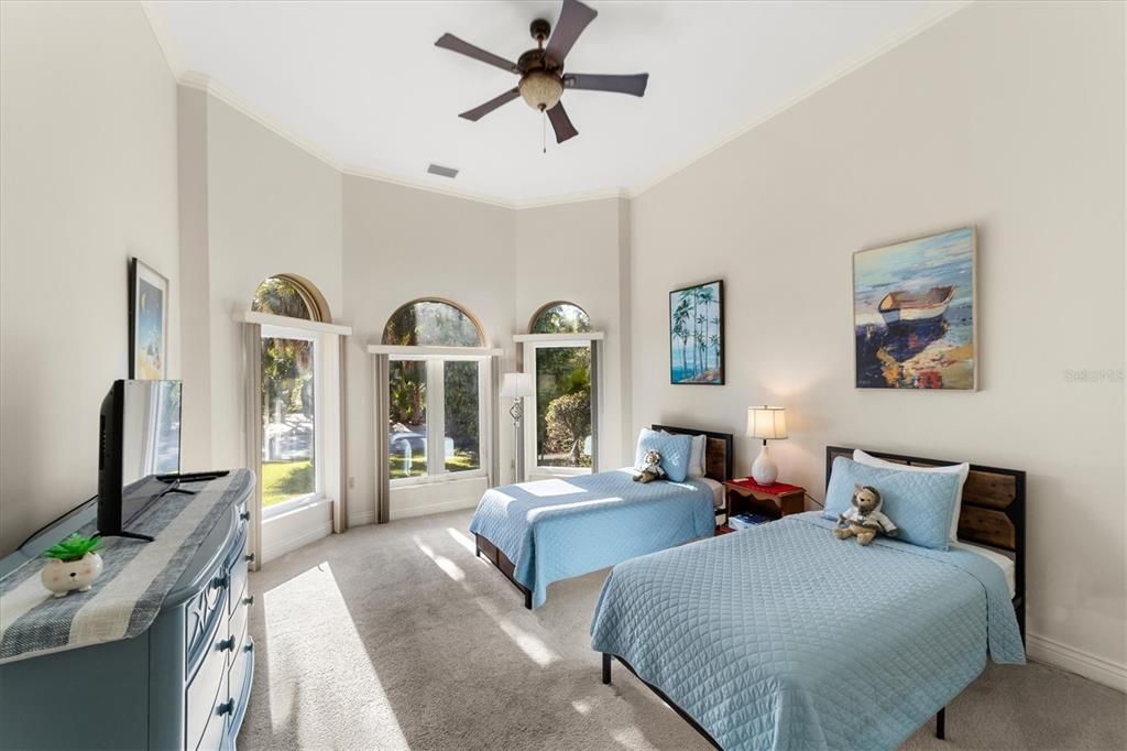 For Sale: $2,250,000 (3 beds, 2 baths, 2539 Square Feet)