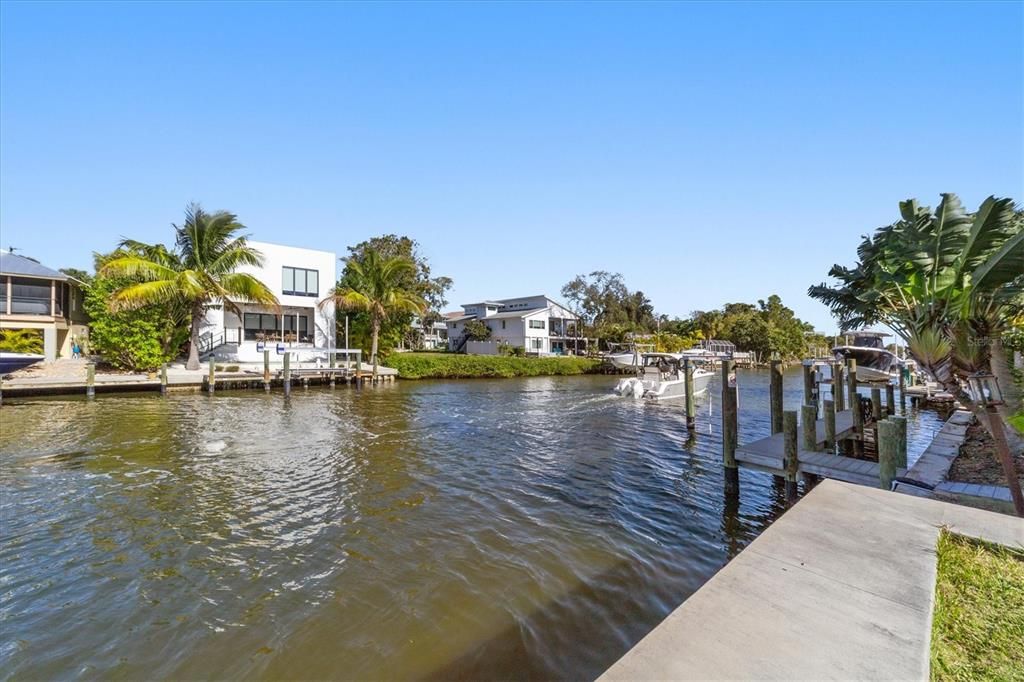 For Sale: $2,250,000 (3 beds, 2 baths, 2539 Square Feet)