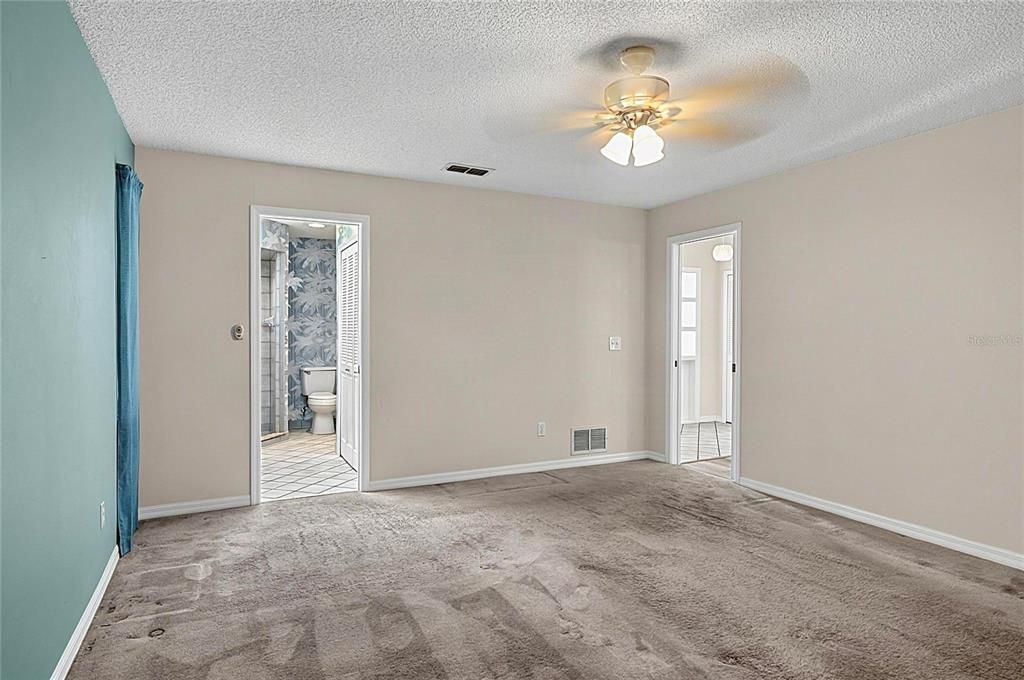For Sale: $359,900 (3 beds, 2 baths, 2028 Square Feet)