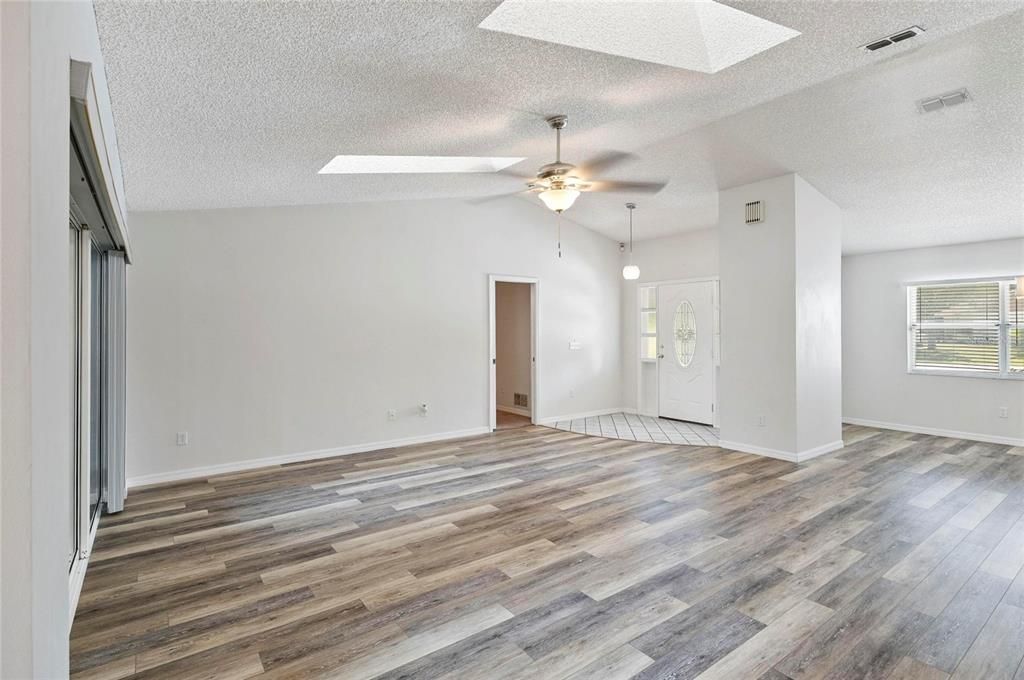 For Sale: $359,900 (3 beds, 2 baths, 2028 Square Feet)